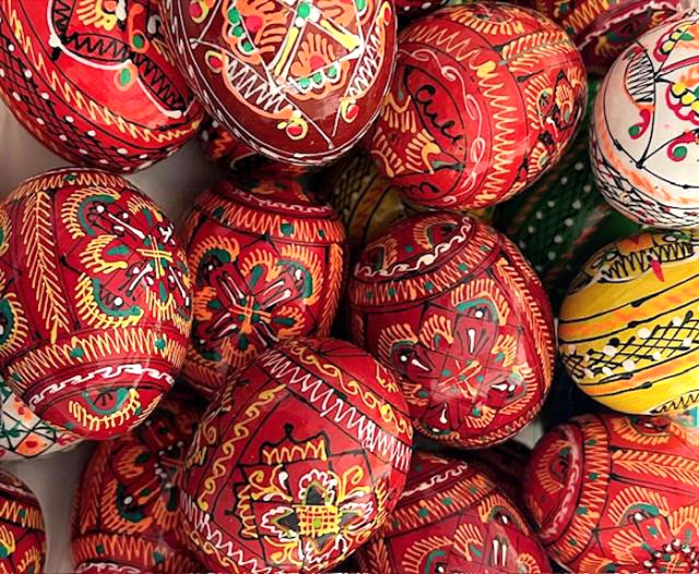 1771250491-57-ou lemn decorat.JPG